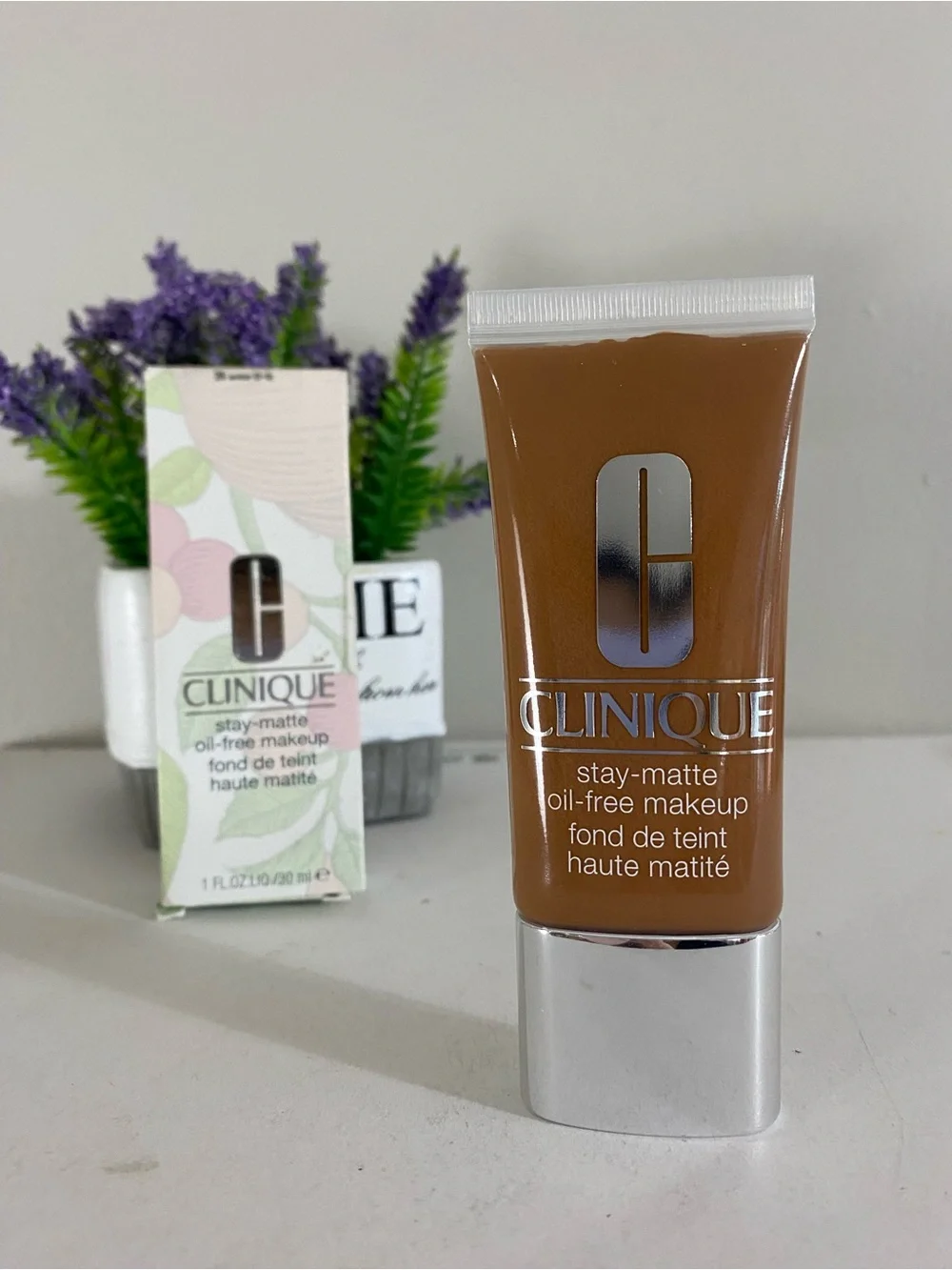 26 Amber (D-G), Clinique Stay-Matte Oil-Free Makeup, Full Size, 1 OZ, NIB